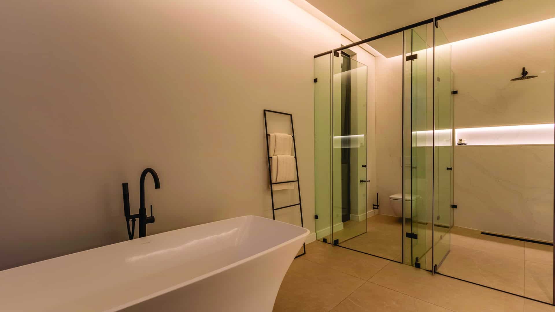 http://49B%20First%20Road%20Bathroom