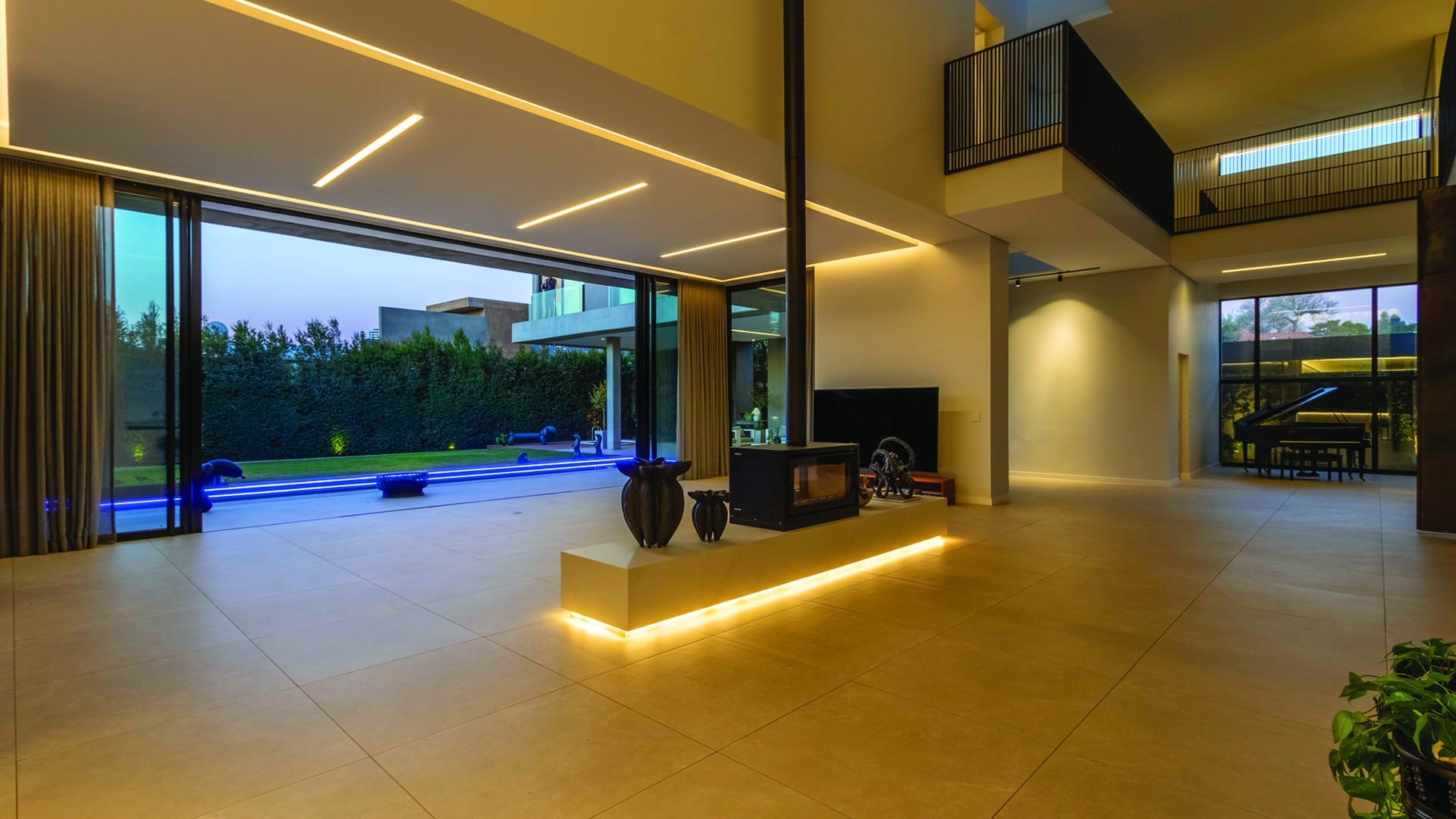 http://49B%20First%20Road%20Lounge