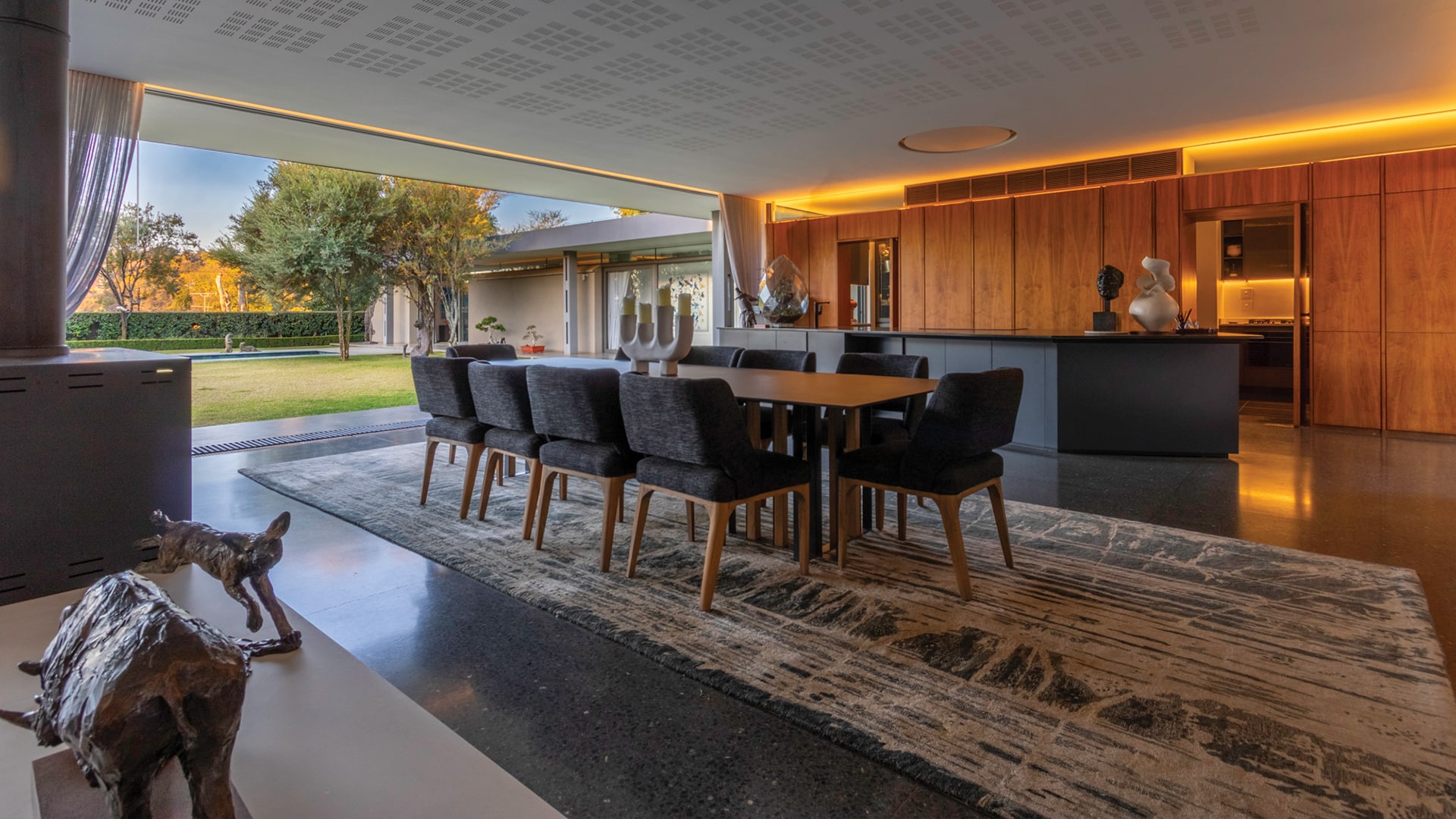 http://51A-First-Road-Dinning-Room-Kitchen