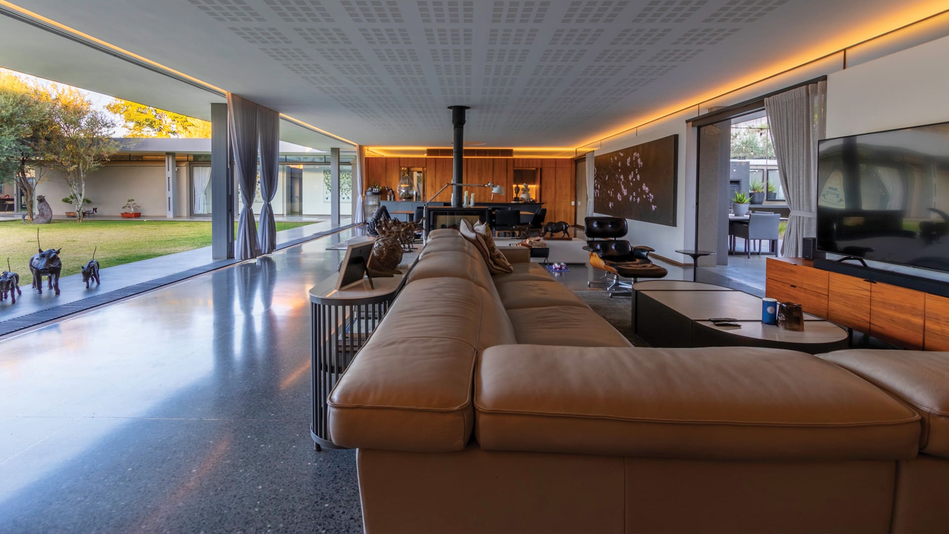 http://51A-First-Road-Lounge